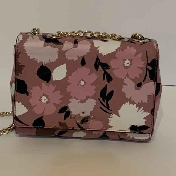 Purses handbags and totes! - Picture 7 of 8